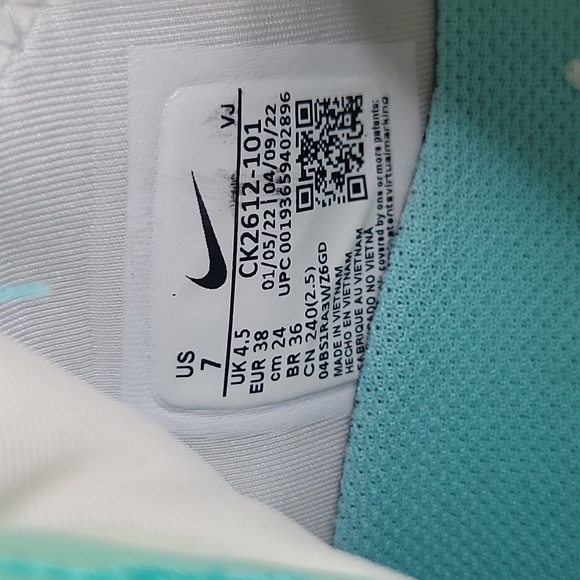 Nike Air Max 2090's White and Mint Green Women's Size 7 - Picture 9 of 15
